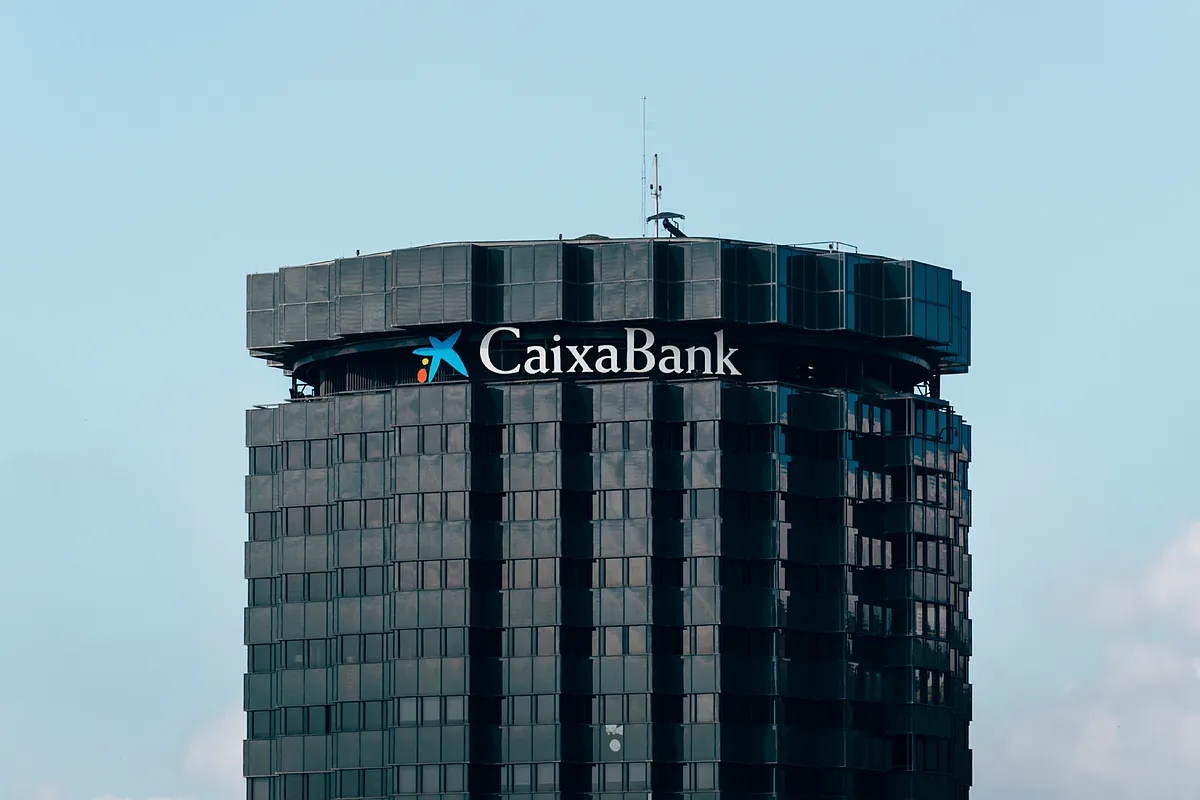 CaixaBank enfila por primera vez los 100.000 millones de valor en Bolsa