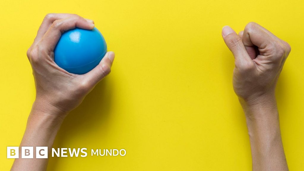 4 ejercicios que ayudan a fortalecer las muñecas, una de las articulaciones más afectadas por la vida moderna