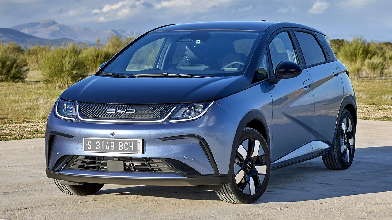 BYD rebaja 15.200 € el Dolphin con 427 km de autonomía y lo deja al precio de un Citroën C4 de gasolina