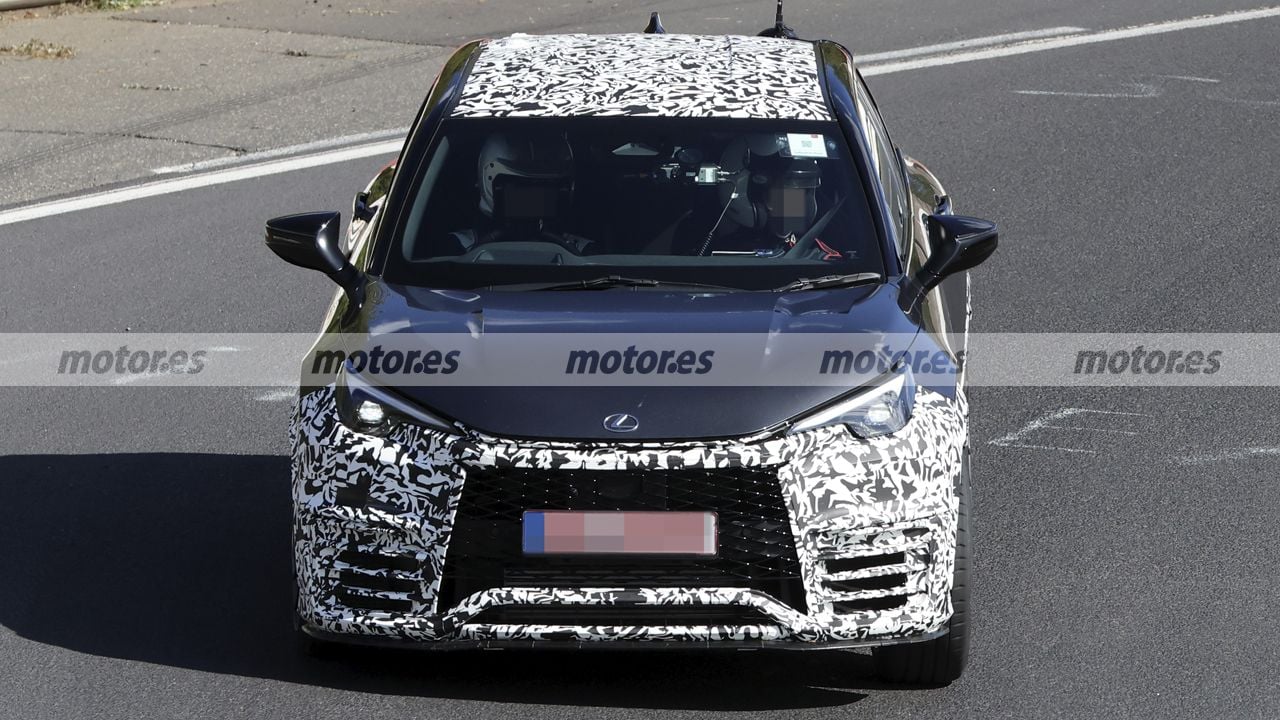 El Lexus LBX Morizo RR prepara una nueva locura, estas fotos espía en Nürburgring destapan un techo de carbono y más