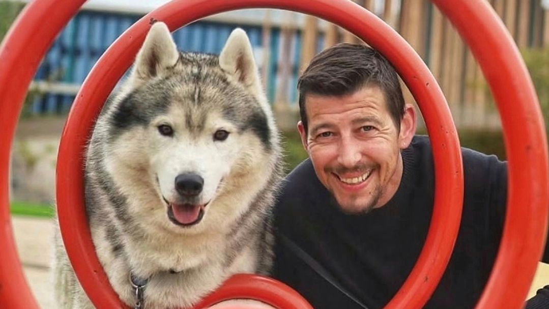 Ola de solidaridad para salvar a Hero: el perro influencer con 300.000 seguidores que lucha contra varias enfermedades