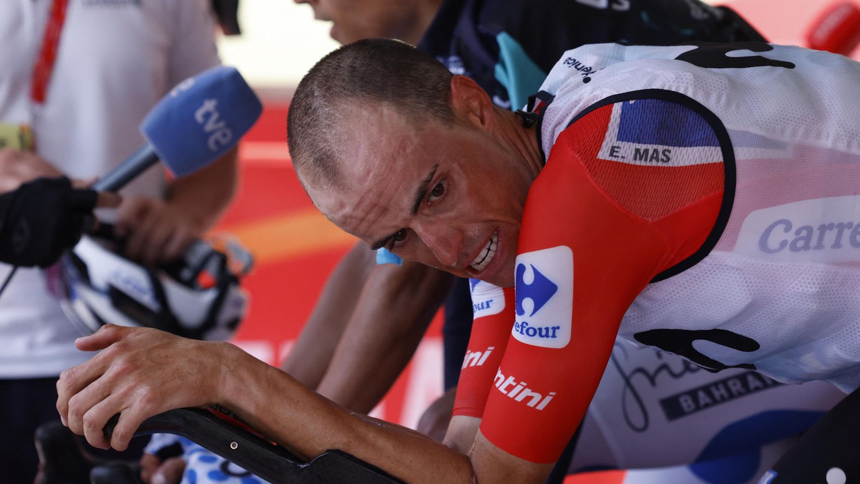 Jerez pone el reloj en rojo: Enric Mas defiende su sueño en La Vuelta ante Roglic en una contrarreloj decisiva