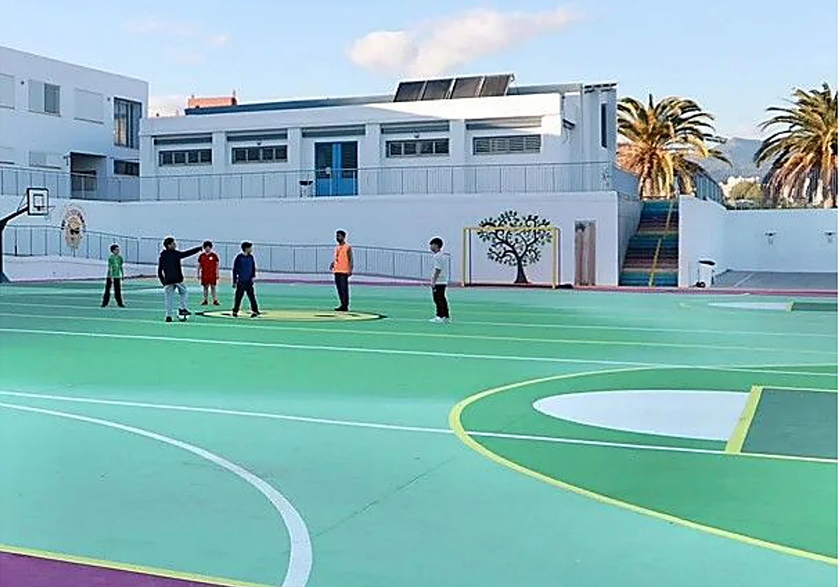 Los colegios de San Pedro adelantan la salida del colegio una hora por el paso de La Vuelta a España