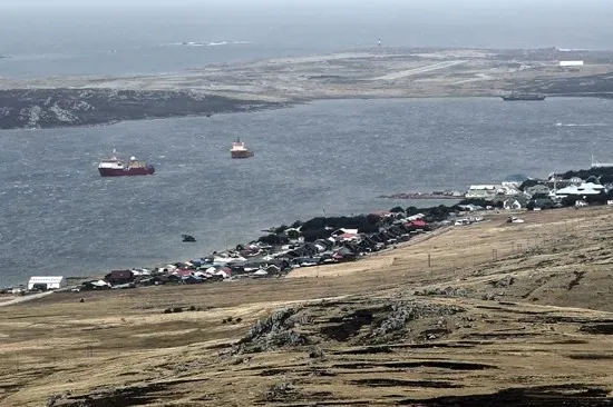 Argentina demanda a cinco petroleras de Israel, Reino Unido y Canadá por operar en Malvinas