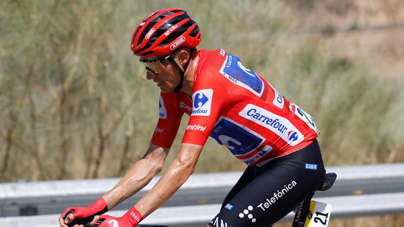 Enric Mas salva los muebles en la crono ante Roglic y pierde tan solo 33 segundos en la lucha por La Vuelta