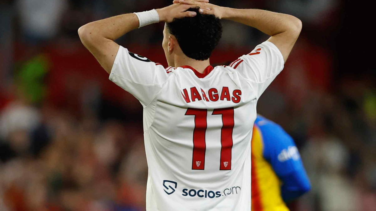 Vargas viaja a Madrid para revisar su rodilla