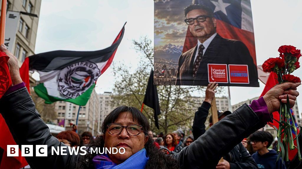 EN FOTOS: Las protestas en Chile tras la decisión de Kast de no realizar ceremonias oficiales para conmemorar el golpe contra Salvador Allende