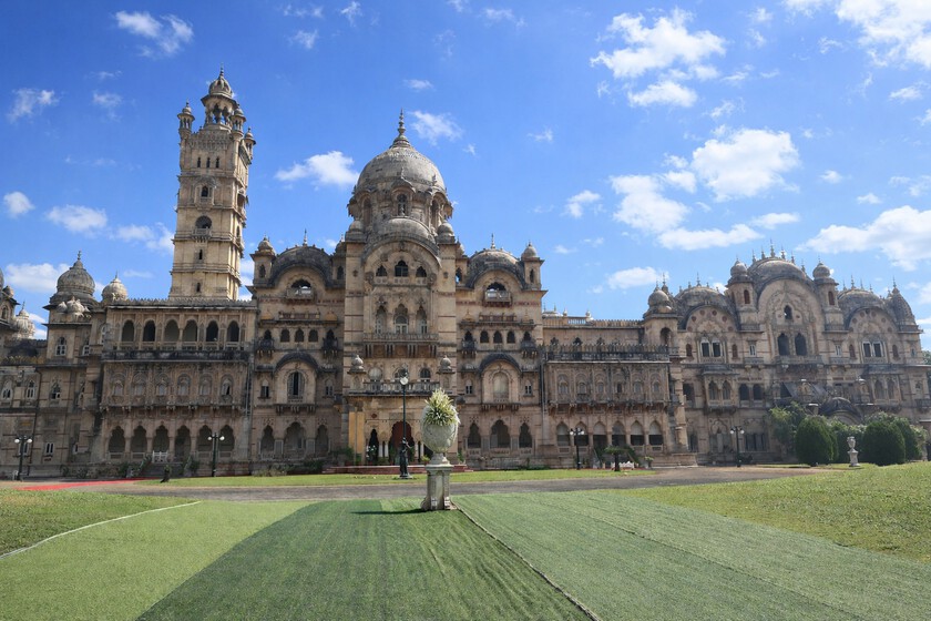 En India lo de "vivir como un marajá" se lo toman al pie de la letra: un palacio de 2,8 millones de m2 para cuatro personas