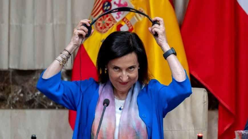 Crece el malestar en el CNI por el papel de Margarita Robles al permitir a Moncloa utilizarles como chivo expiatorio de Ceuta
