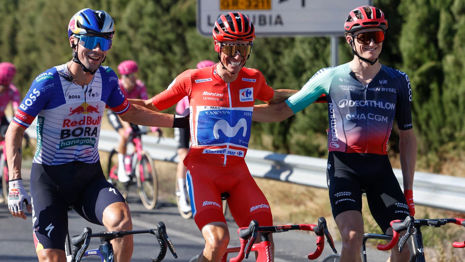 Enric Mas conquista La Vuelta en Granada y devuelve al ciclismo español a lo más alto tras ganar el pulso a Roglic
