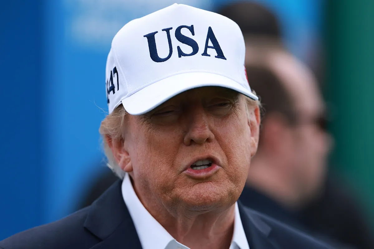 Trump pide a Zelenski que Ucrania deje de atacar refinerías de Rusia