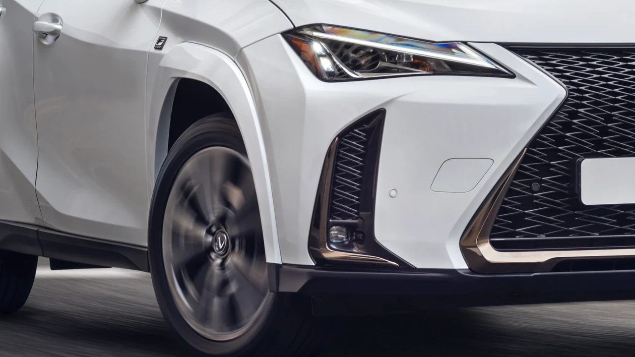 El Lexus UX anuncia su cese de producción en 2027, sin sustituto confirmado el LBX se queda como SUV de acceso
