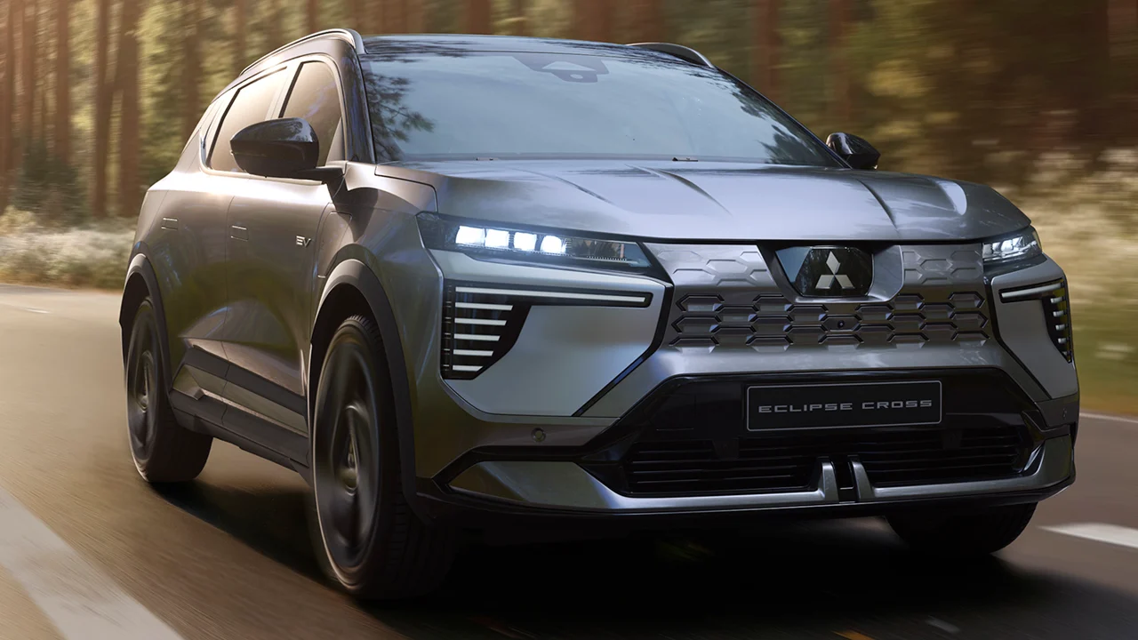 El Mitsubishi Eclipse Cross eléctrico estrena una batería LFP de 466 km que carga más rápido que la de 89 kWh