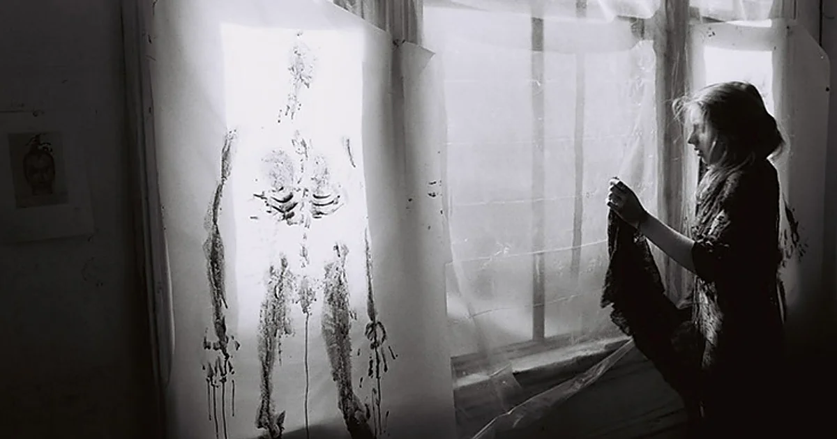 Francesca Woodman más acá de su icono