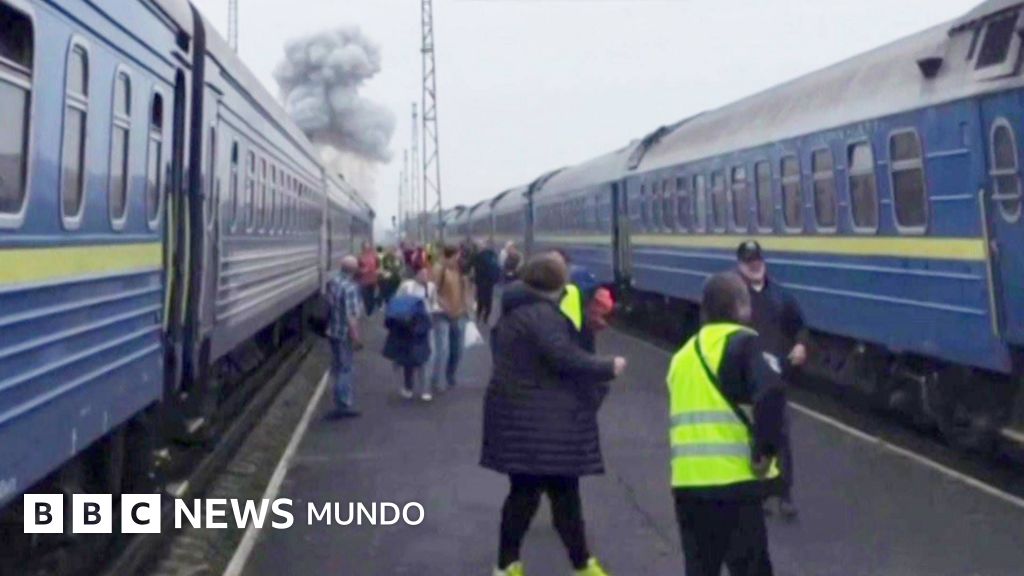 Rusia ataca un tren ucraniano poco después de que altos funcionarios europeos abandonaran la estación
