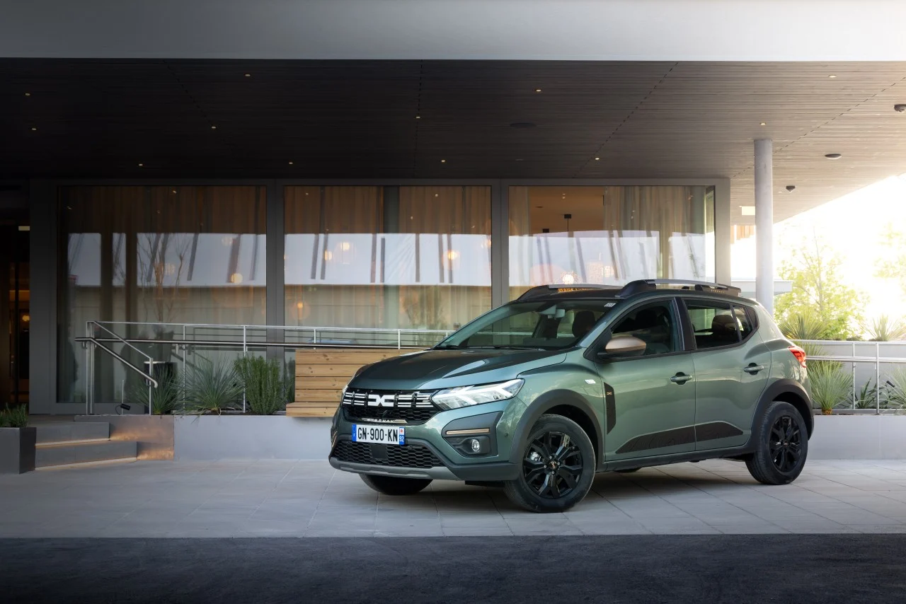 España - Diciembre 2025: El Dacia Sandero es imparable y vuelve a coronarse como el coche más vendido del año