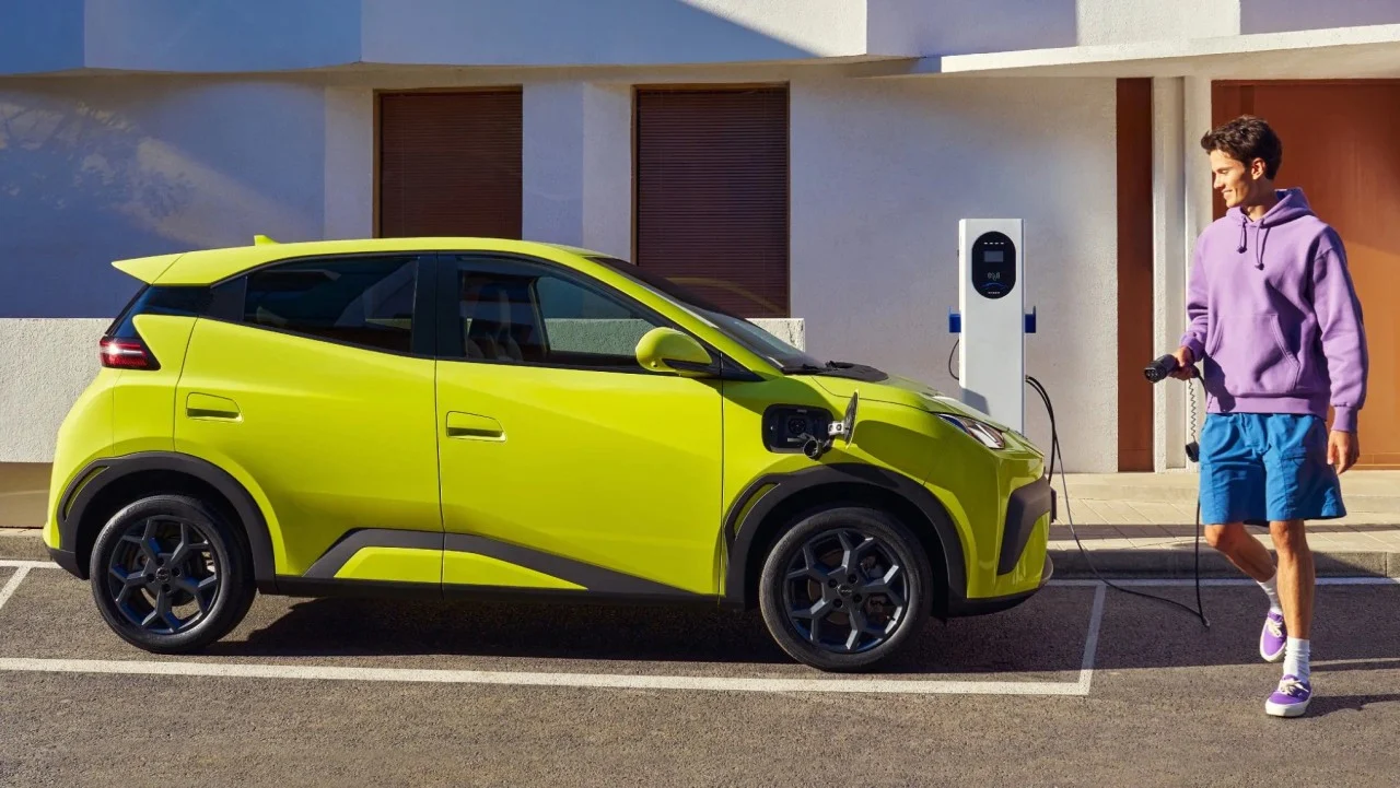 BYD bate récord de ventas en 2025, pero el éxito trae un problema que la marca no esperaba