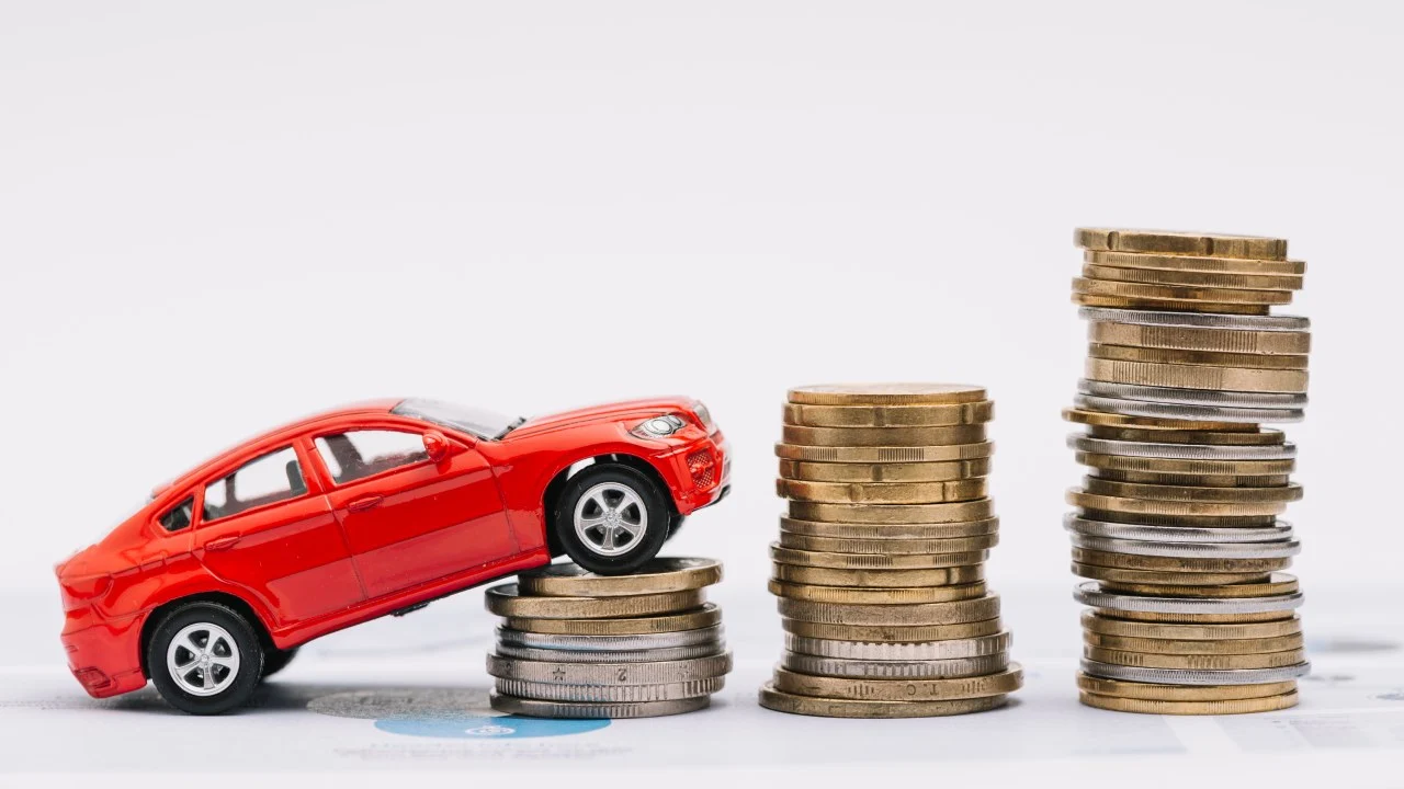 Tener coche cuesta cada vez más y estos datos explican por qué el bolsillo lo nota tanto