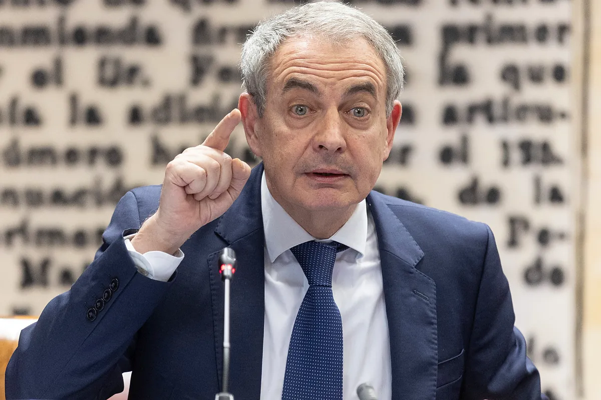 Sánchez invita al imputado Zapatero a la campaña electoral