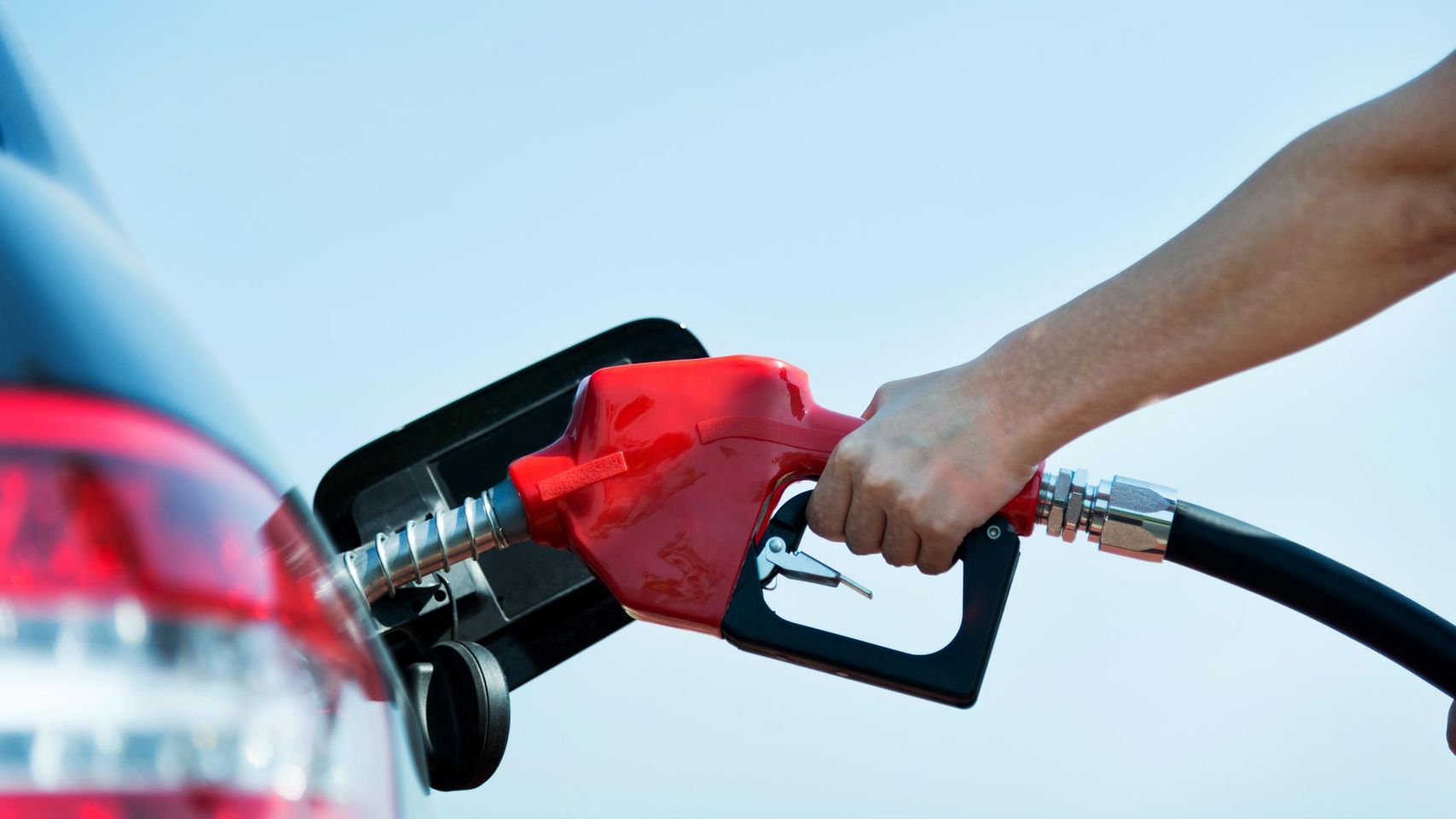 El INE confirma que los precios se dispararon en agosto un 4,3% por los combustibles, el mayor aumento en tres años