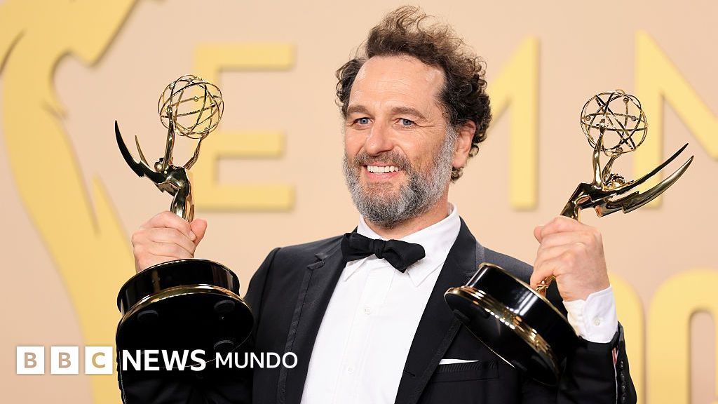 Premios Emmy 2026: estos son los ganadores de una gala en la que hizo historia la serie de comedia "Widow's Bay"