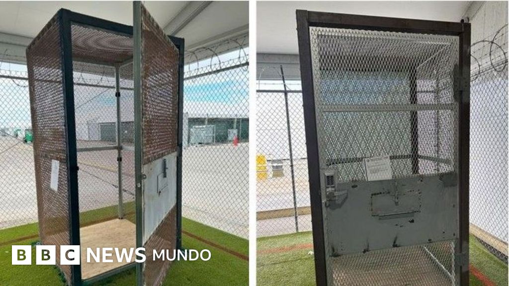 Las jaulas en las que eran encerrados los migrantes en el "Alcatraz de los caimanes" de Florida