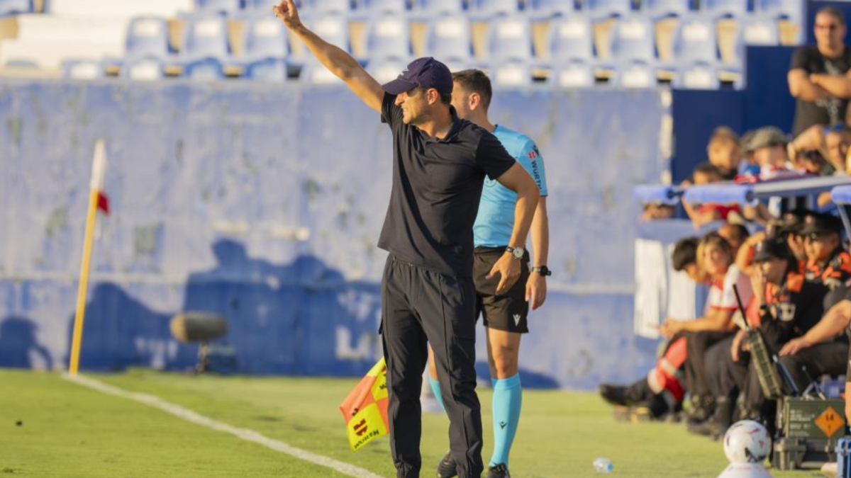 Beñat San José: "Álvaro García es uno de los mejores extremos de LaLiga"