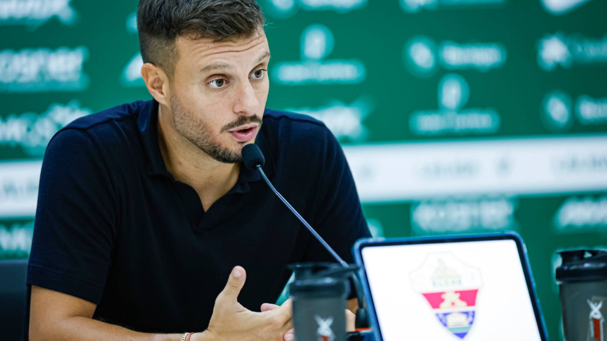 Anselmi, pese a la derrota: "Si yo fuese hincha del Elche estaría orgulloso de mi equipo"