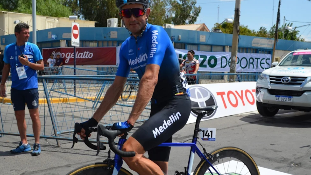Asaltan a mano armada al ciclista Óscar Sevilla en Bogotá: "Salí a entrenar y me encañonaron"