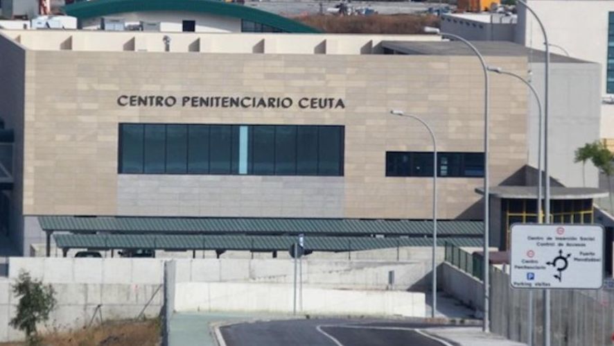 Funcionarios de la prisión de Ceuta avisan: el Mando Único prepara otro campamento para 800 migrantes a sus puertas