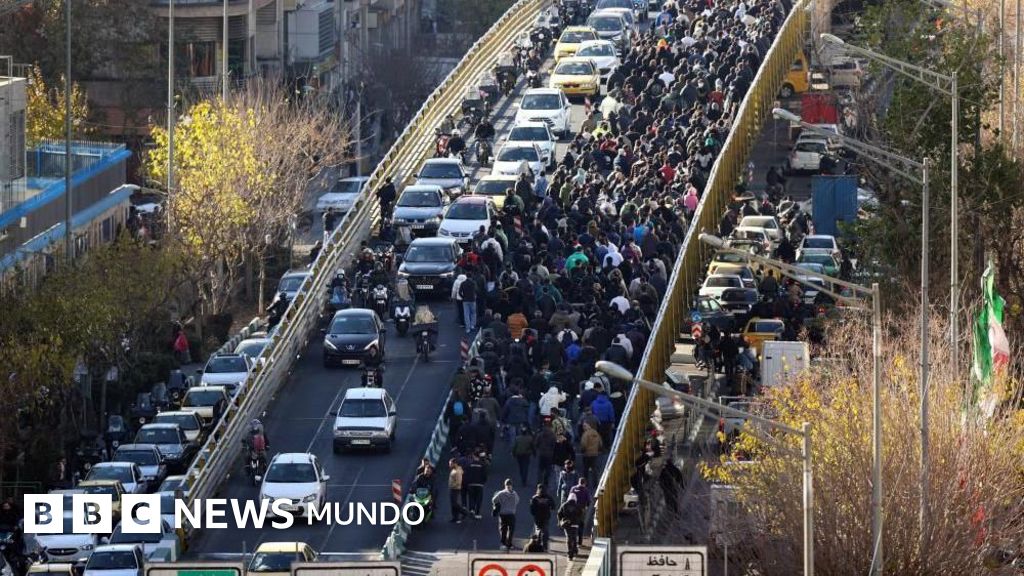 Trump advierte que EE.UU. intervendrá si el gobierno de Irán mata a manifestantes tras 5 días de protestas y choques en ese país