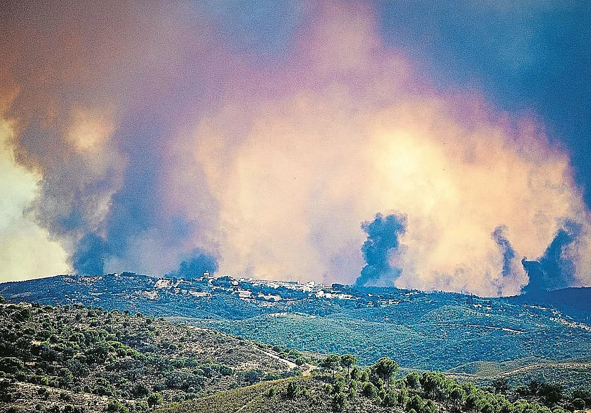 Radiografía de un monstruo: Huelva reinventa las reglas de los incendios