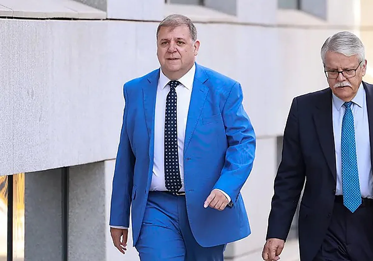 Pedraz apunta a que el móvil del exjefe de Gabinete de Sánchez en el PSOE es prueba de un posible tráfico de influencias