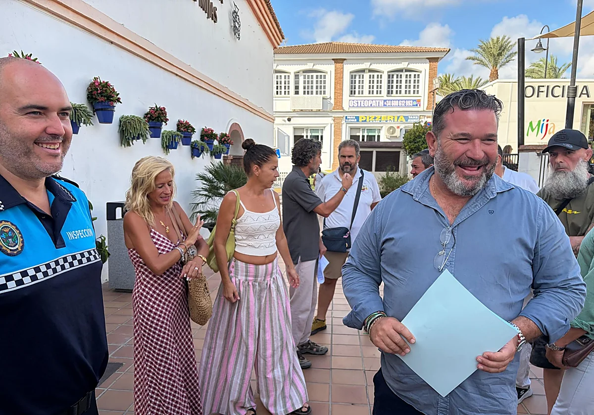 Mijas ofrece a los empresarios de playas poder abrir sus negocios once meses