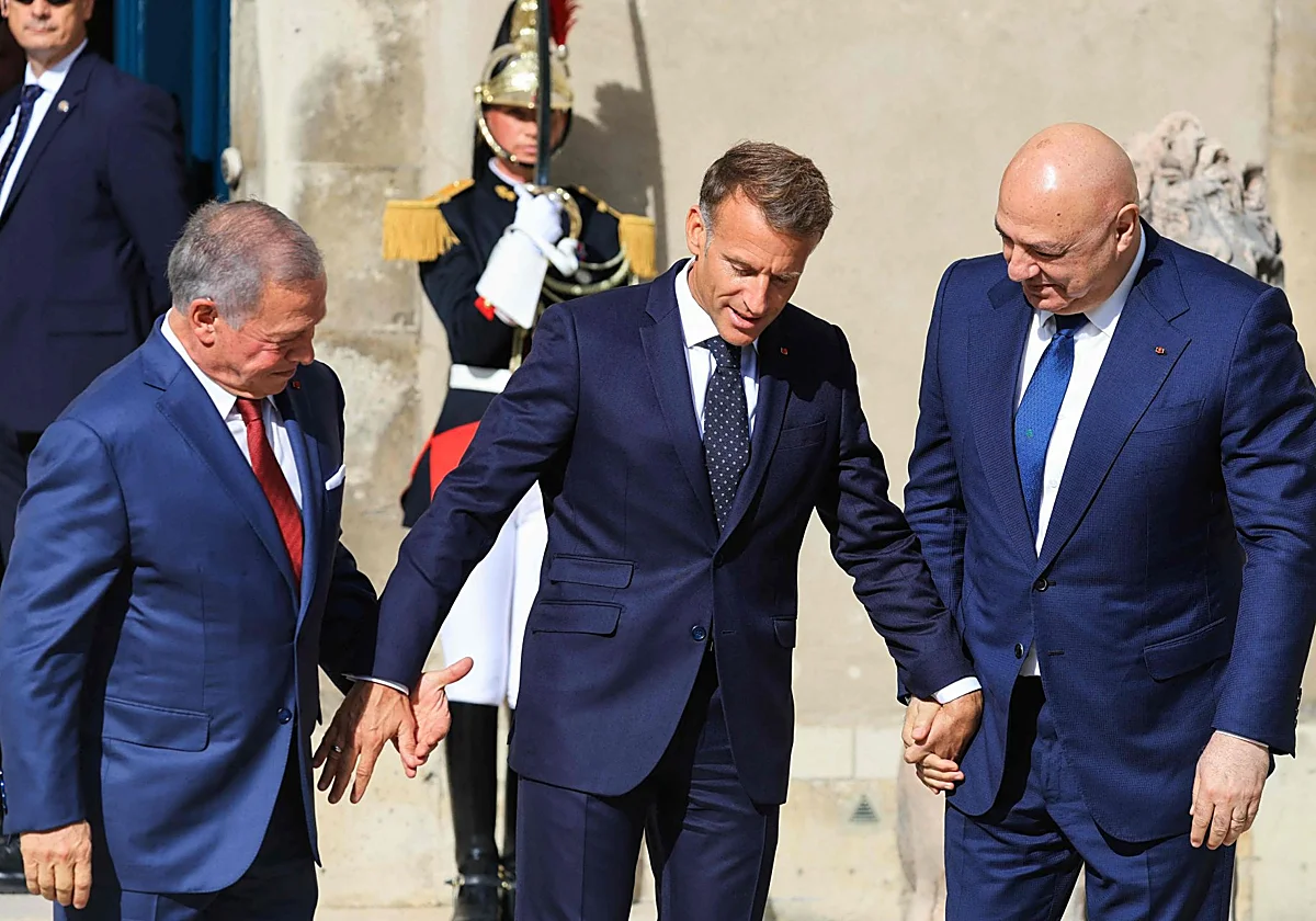 Macron examina con el presidente del Líbano y el rey de Jordania el refuerzo del ejército libanés