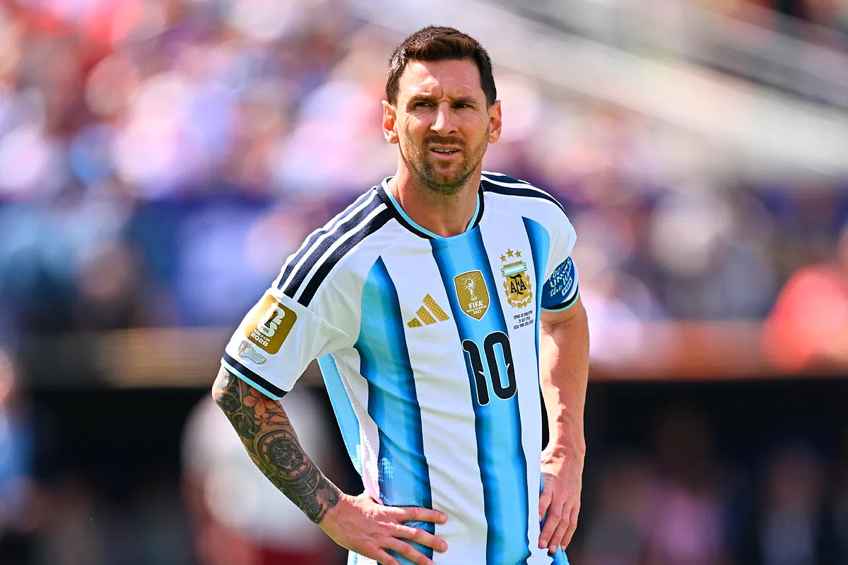 Del césped al palco: por qué Messi, Mbappé y Piqué compran clubes de fútbol