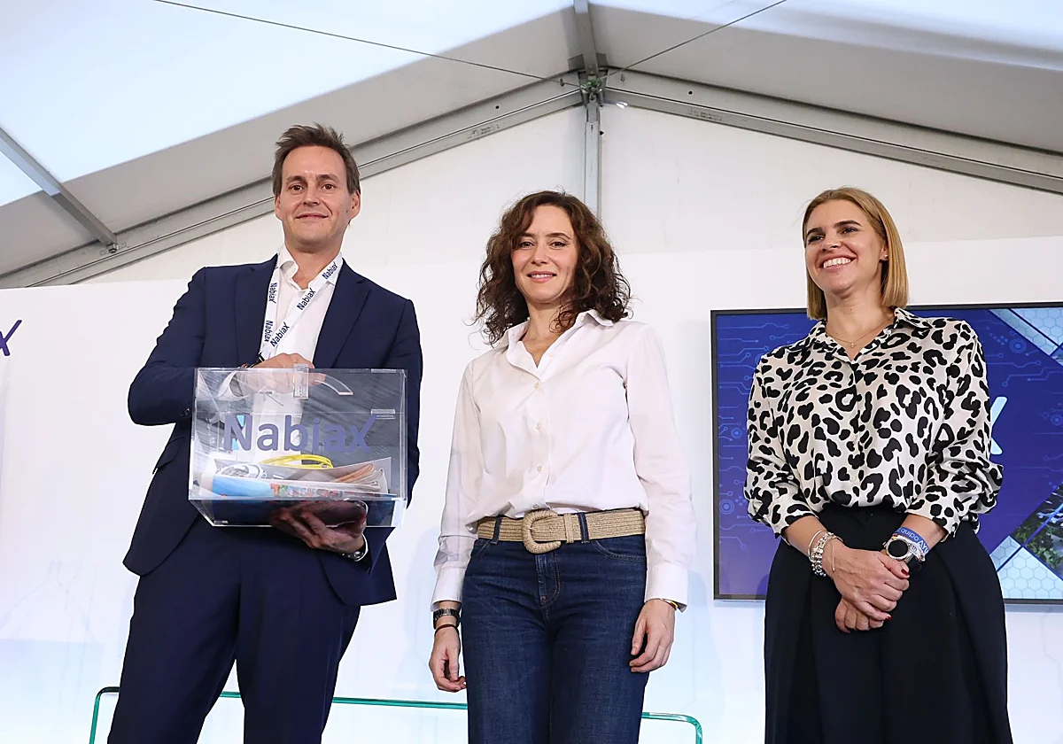 Ayuso carga contra el decreto de los centros de datos: «Es a traición, cambia las normas del juego y peligran las inversiones»