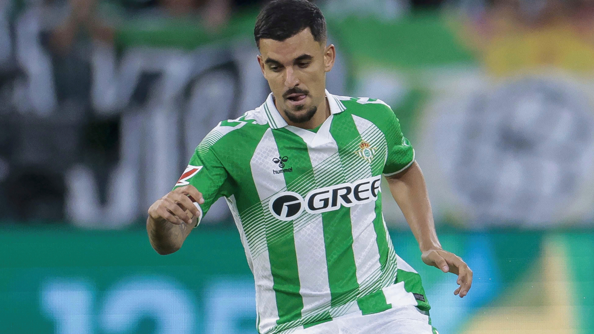 Ceballos disfruta de un recibimiento soñado: "Me fui de un gran club, pero ahora el Betis es un gigante"