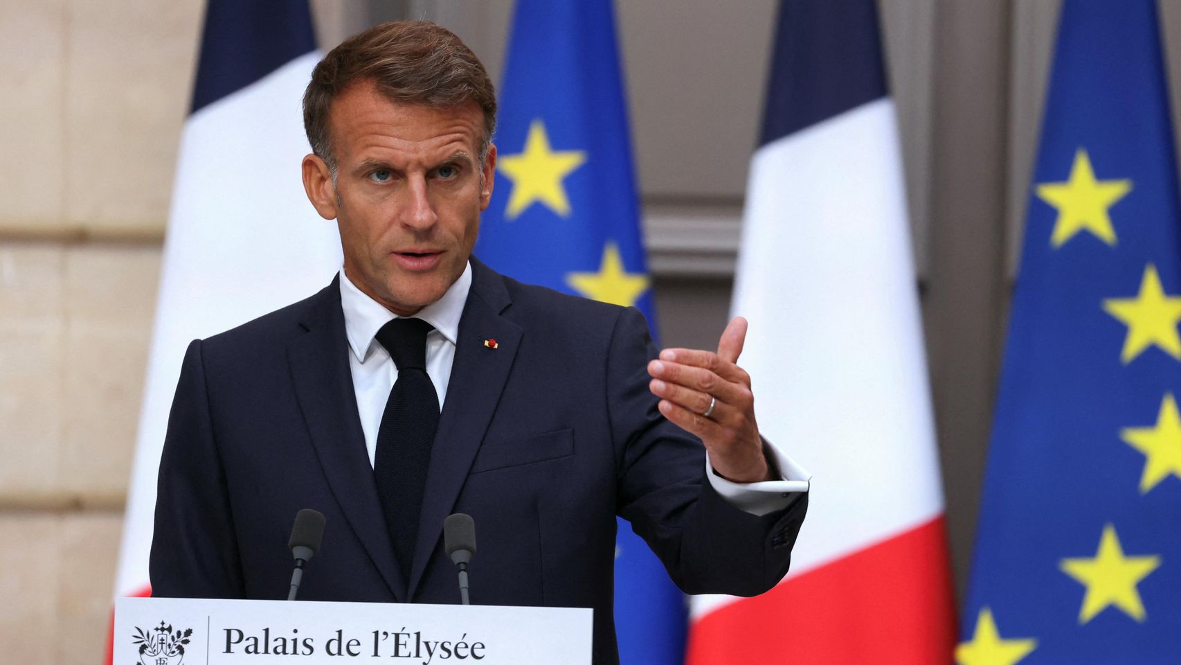 Macron anuncia un plan para proteger las infraestructuras críticas de Francia ante la creciente "agresividad" rusa