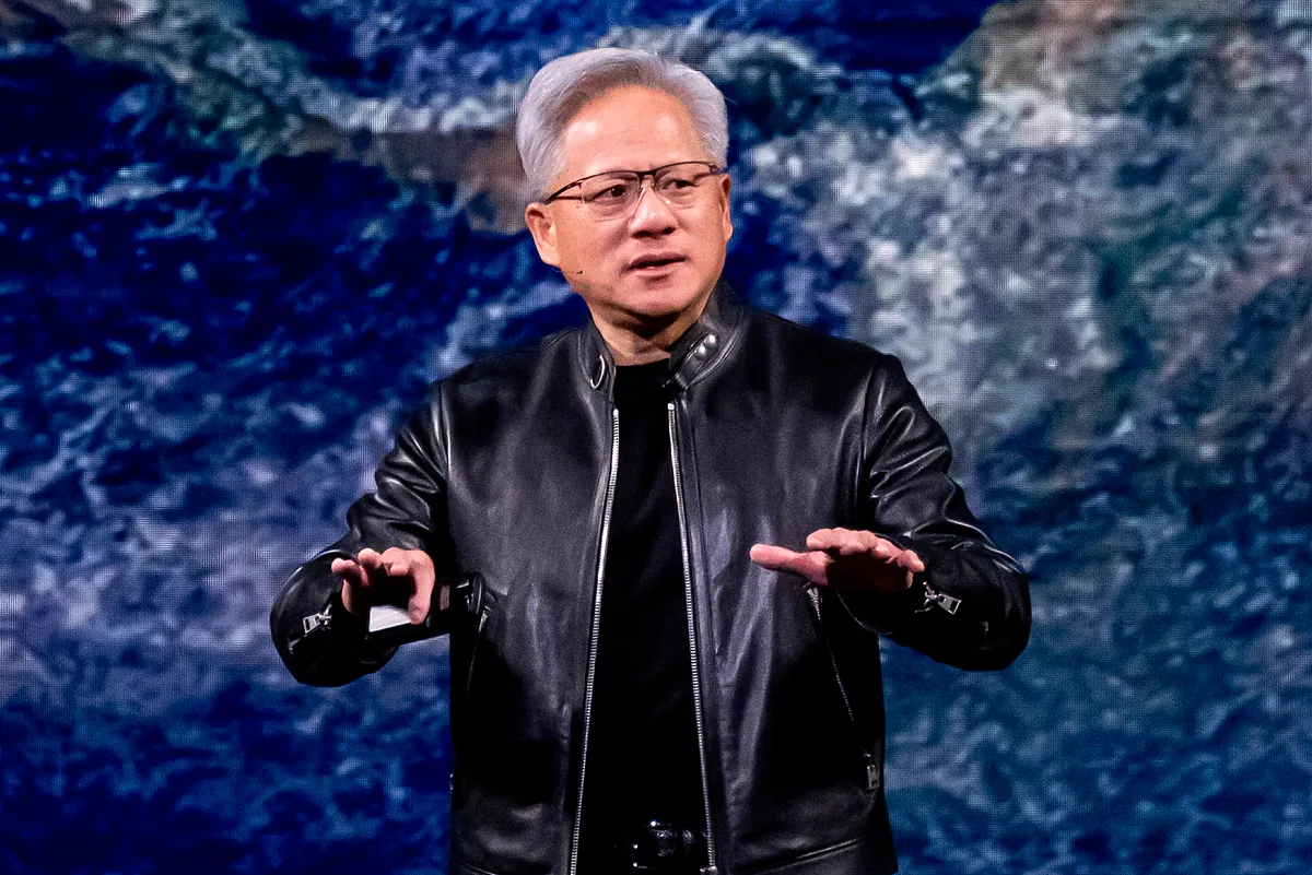 El CEO de Nvidia asegura que la IA hará que electricistas y albañiles sean algunos de los empleos mejor pagados