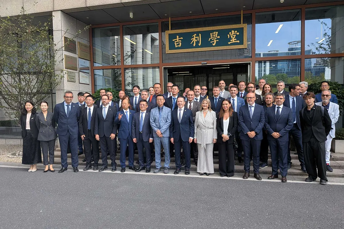 Geely prepara su llegada a Almussafes: formará profesionales en la Politécnica de Valencia