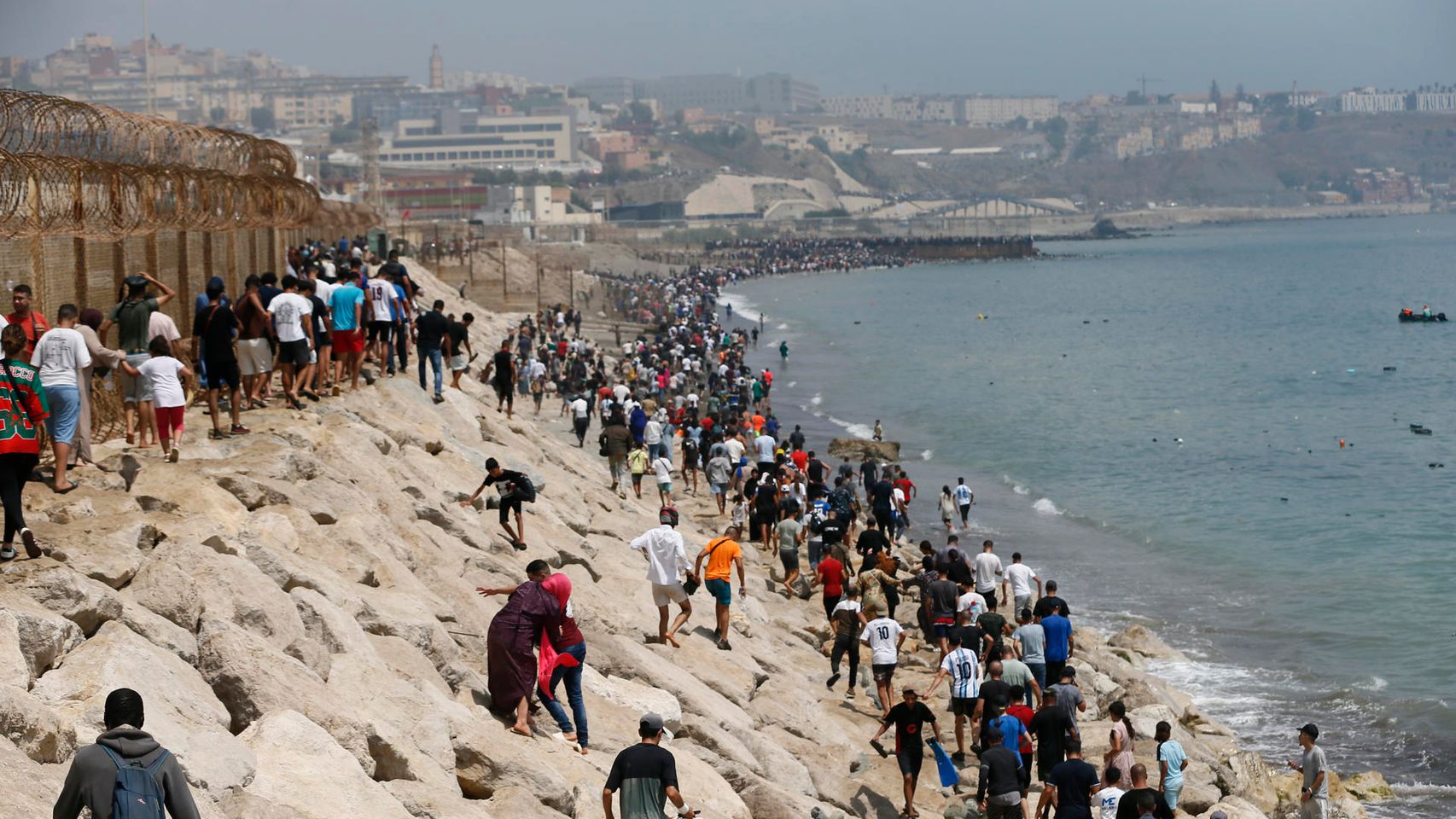 48 horas en las que Ceuta cambió para siempre: del Tarajal desbordado a 80.000 asaltantes tomando la ciudad