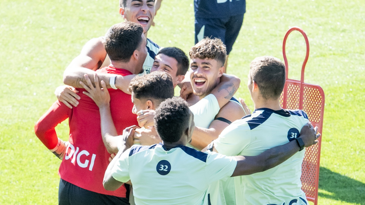 Canales vuelve a una lista de la que se cae Guruzeta por unas molestias