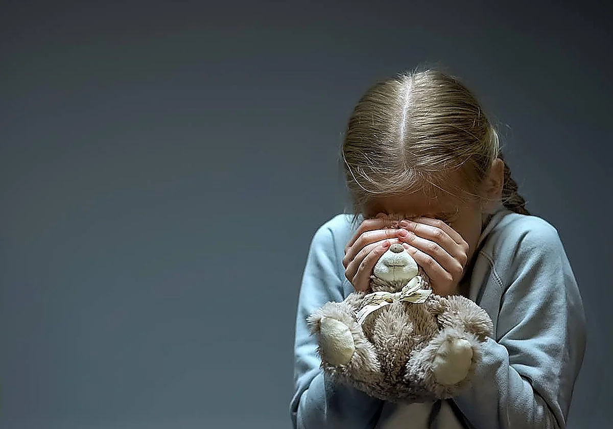 Condenada una madre por prostituir a sus hijas de solo 5 y 9 años en Almería