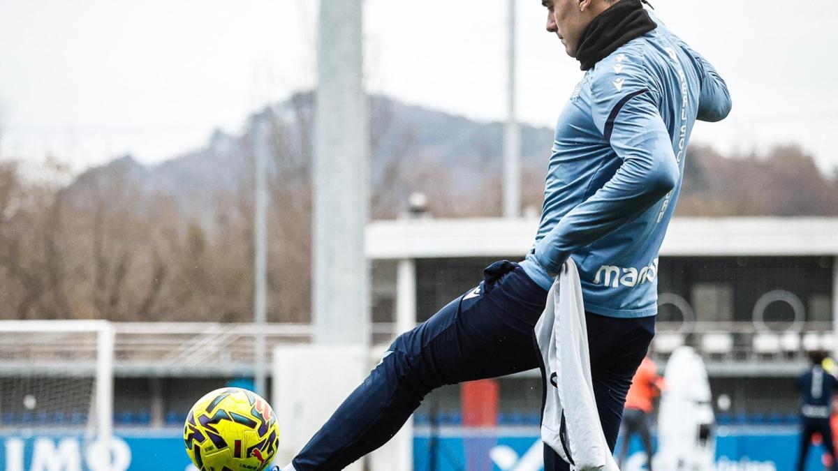 Barrenetxea se estrena a las órdenes de Matarazzo y no se perderá la llegada del Atlético