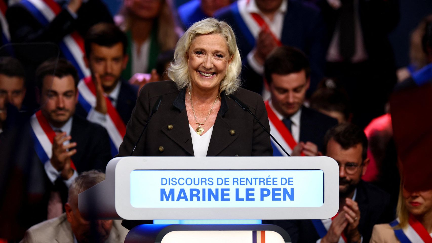 Nadie puede con Marine Le Pen: la líder de ultraderecha afianza su ventaja en la carrera al Elíseo a siete meses de las elecciones