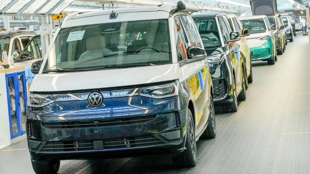 La crisis del automóvil alemán estalla en la calle: protestas en Volkswagen, BMW y Bosch