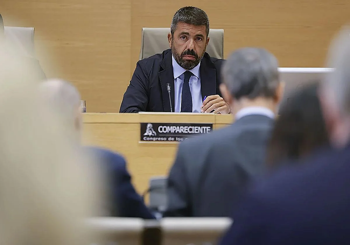 Mazón se escuda en el TSJ para defender su gestión y rechaza aportar sus mensajes de WhatsApp