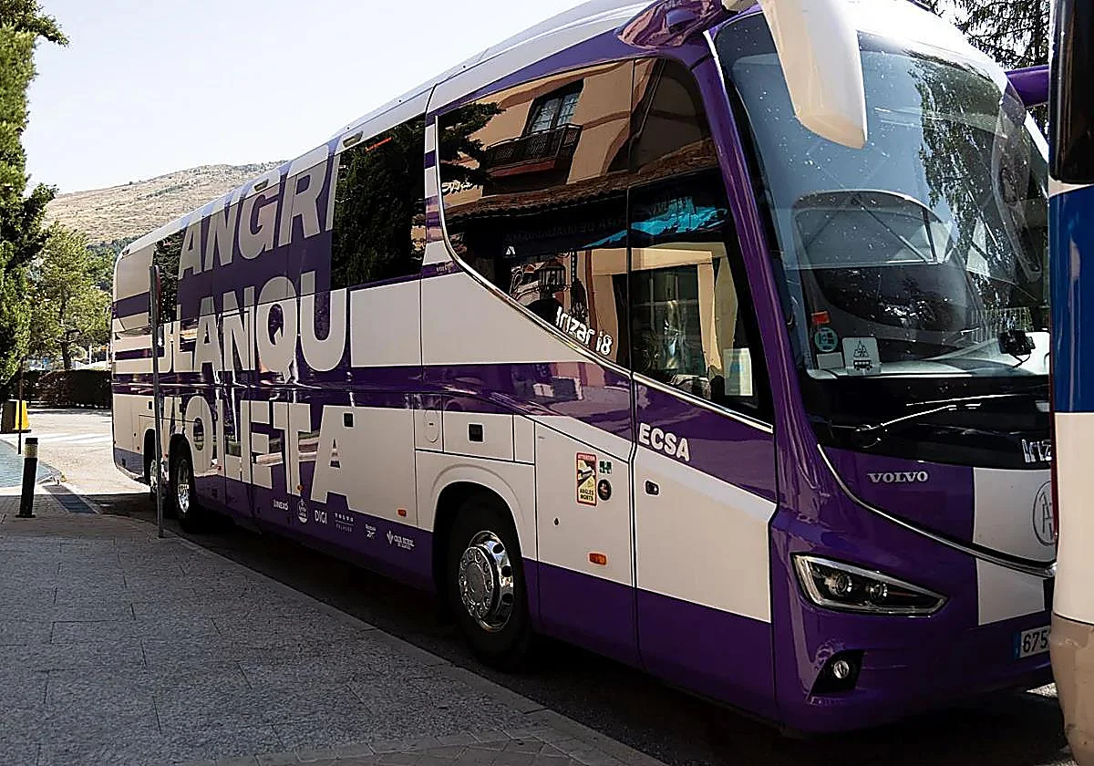 Un menor marroquí de 17 años cruza el Estrecho oculto en el autobús del Real Valladolid
