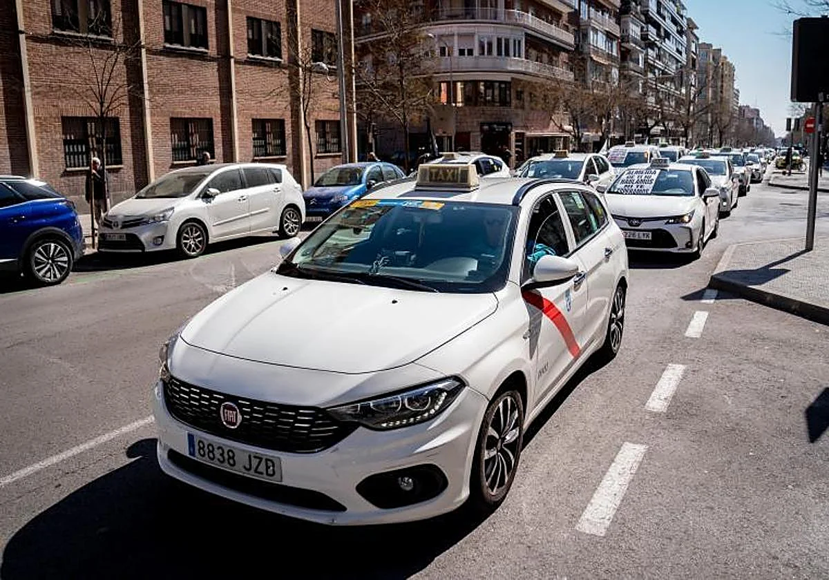 Prisión provisional, comunicada y sin fianza para el acusado de apuñalar 16 veces a un taxista en Sevilla